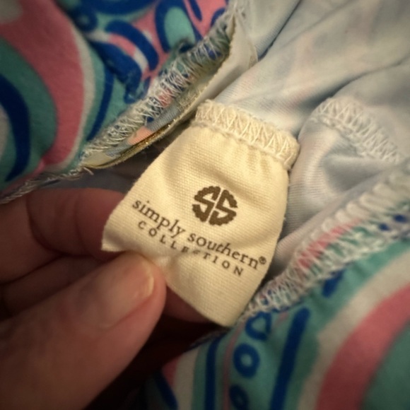 Simply Southern Sea Shell Leggings OSFM. SUPER SOFT - Picture 8 of 9